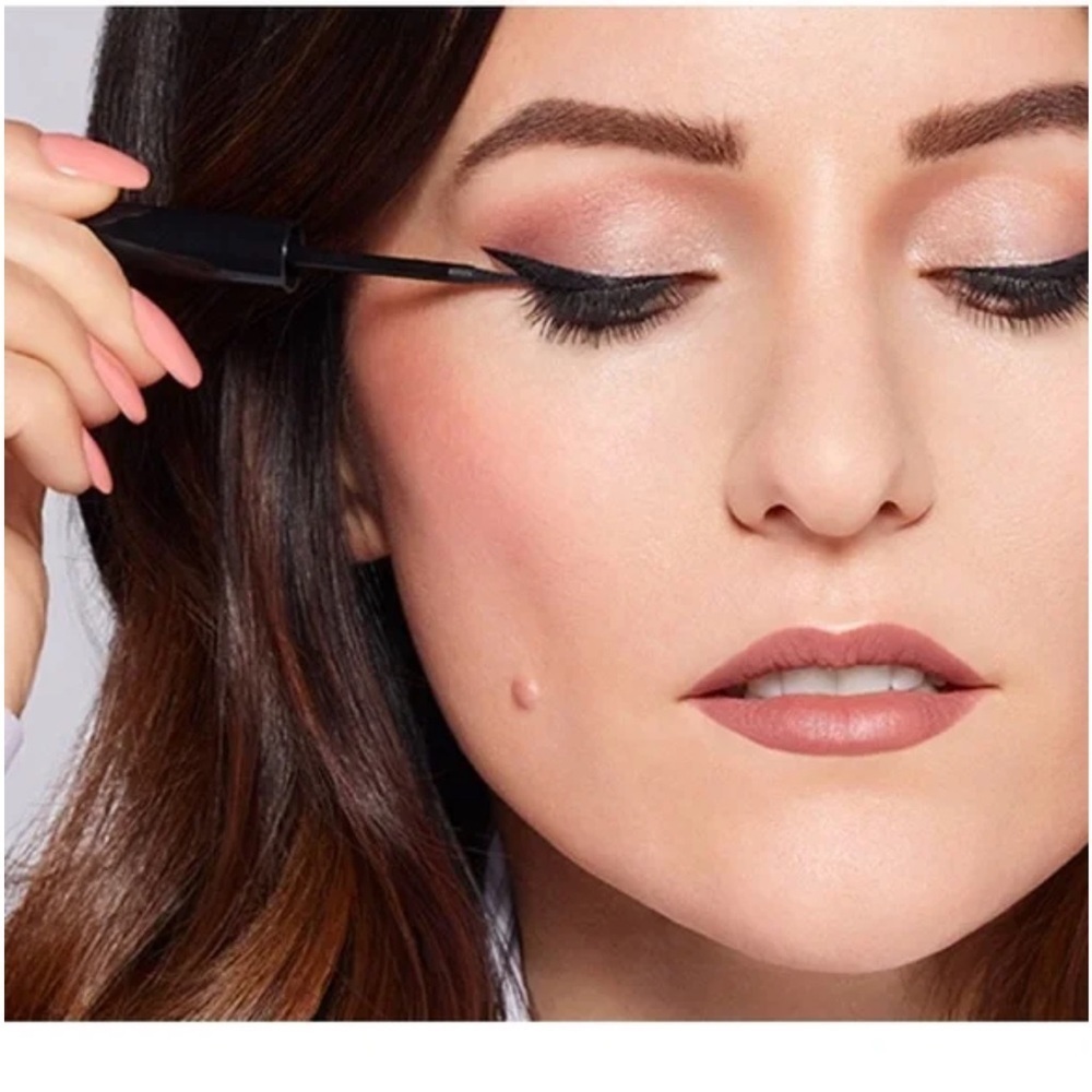 NEW YOUNIQUE Moodstuck Eyeliner in  Perfect